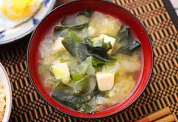 Seaweed Tofu Miso Soup